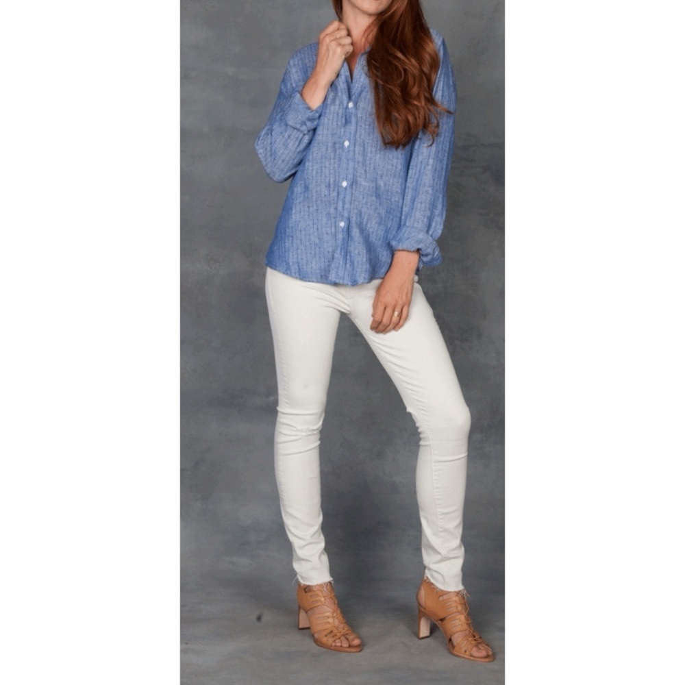 FRANK & EILEEN BARRY BLUE LINEN TOP WITH MINI FLOWERS - Picture 4 of 11